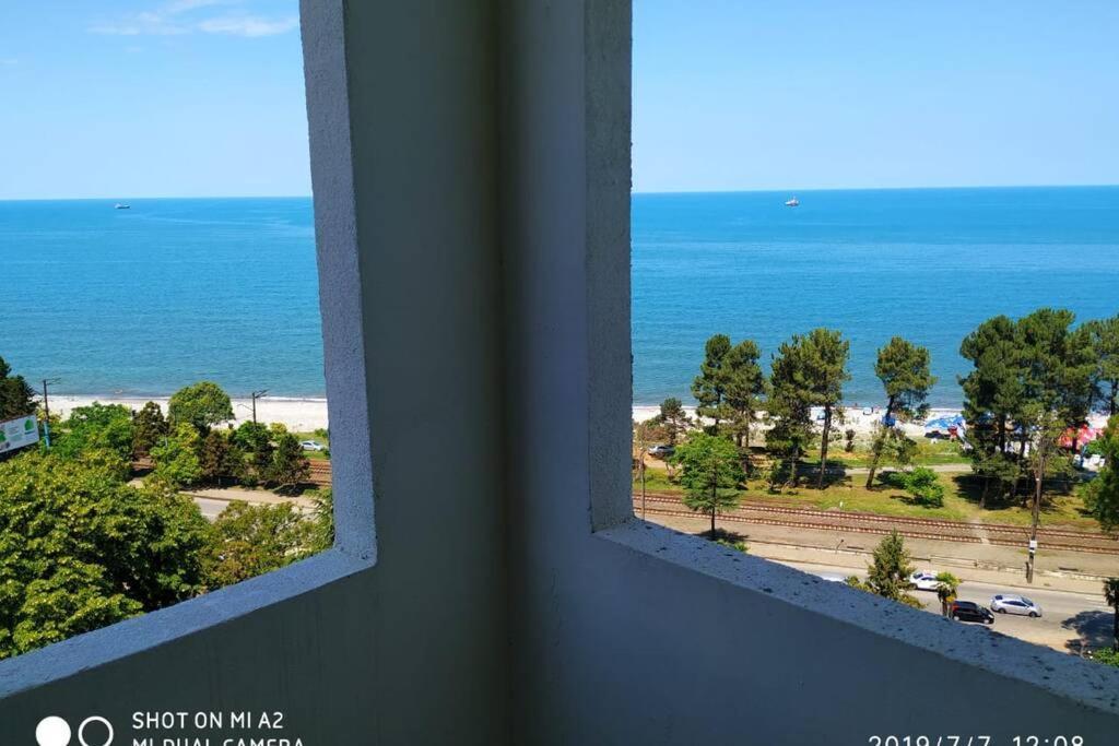 Аппартаменты С Двумя Балконами На Море И Горы Makhinjauri Bagian luar foto