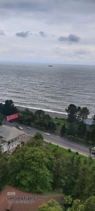 Аппартаменты С Двумя Балконами На Море И Горы Makhinjauri Bagian luar foto